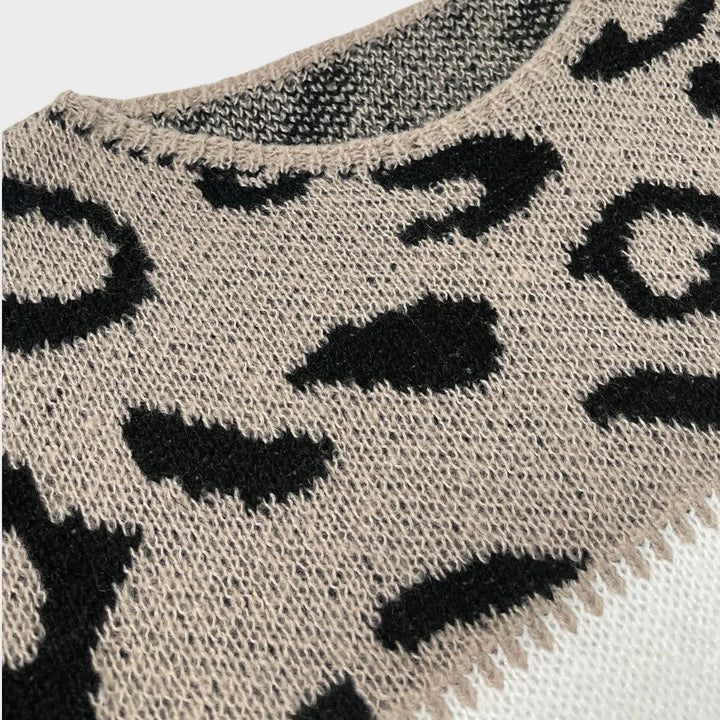 Soraia | Knitted Sweater with Playful Pattern