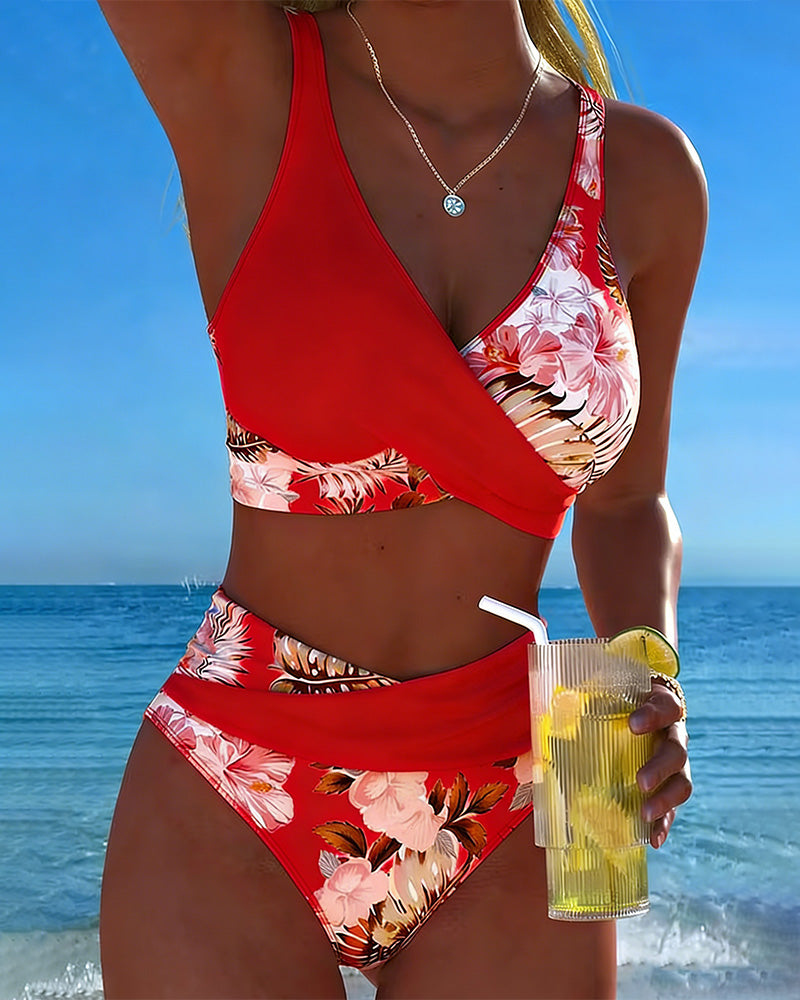 Lorena - Bikini with contrasting floral print and slit