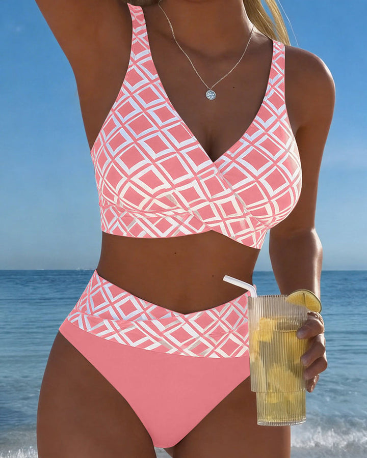 Sara - Two-Piece Bikini with Cut and Diamond Pattern Top