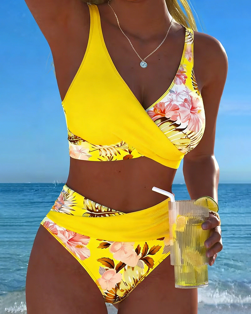 Lorena - Bikini with contrasting floral print and slit