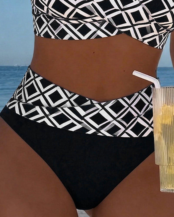 Sara - Two-Piece Bikini with Cut and Diamond Pattern Top