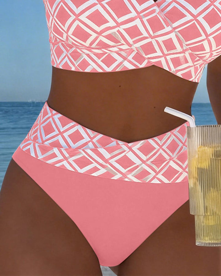 Sara - Two-Piece Bikini with Cut and Diamond Pattern Top
